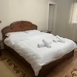 Center Apartment *